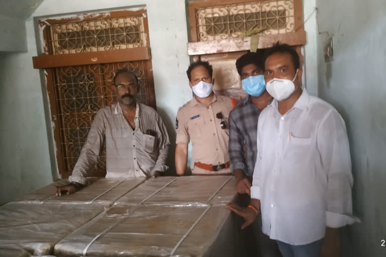 Khaini, Gutka Packets seazed at parvathipuram