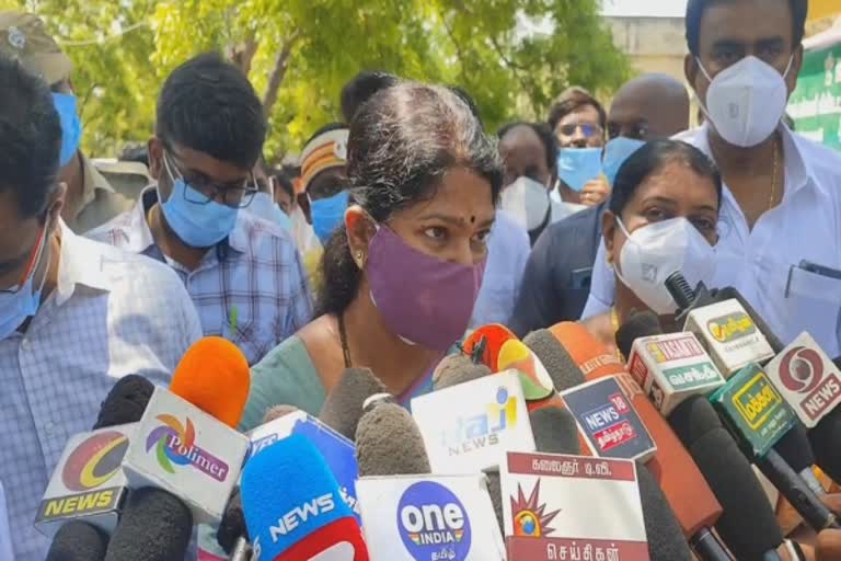 kanimozhi-says-cm-will-create-an-environment-no-neet-exam-in-tn