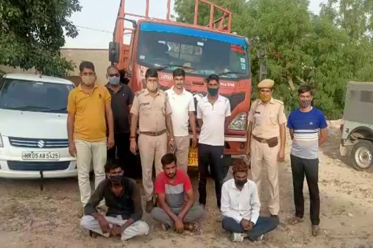 Liquor smuggling arrested in Sujangarh, truck full of liquor recovered in Sujangarh