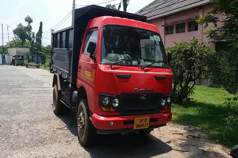 police seized vehicles loaded with illegal coal