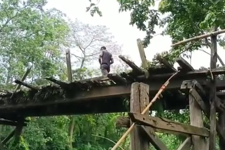 Damage bridge