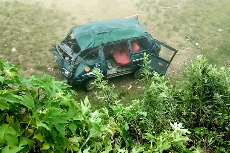 three youth injured in kurseong road accident