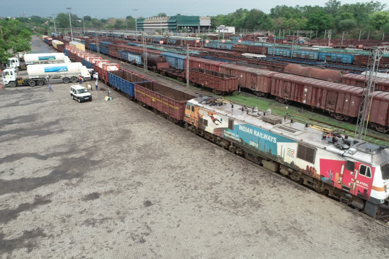 medical liquid oxygen sent to visakhapatnam by jamshedpur