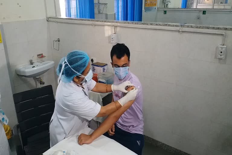 corona vaccination in Rajasthan, Jaipur News