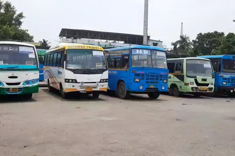 ভাড়া না বাড়লে চলবে না বাস-মিনিবাস, হুঁশিয়ারি মালিক সংগঠনের