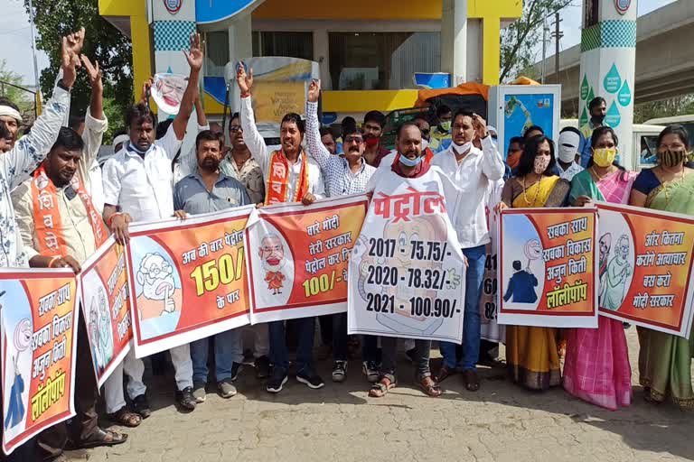 Shiv Sena Chocolate Distribution Ashok Vatika Chowk