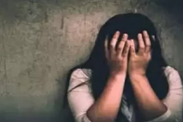 Minor girl attempts suicide