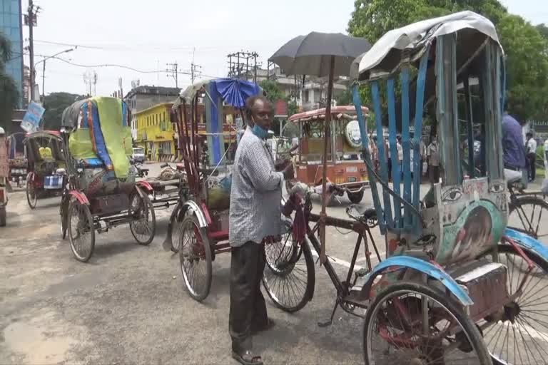 pandemic-shadow-on-agartalas-rickshaw-pullers