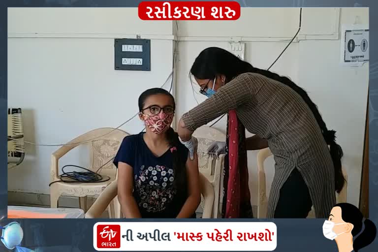 મહીસાગરમાં 3.54 લાખ નાગરિકોને કોરોના વિરોધી અપાઈ વેક્સિન