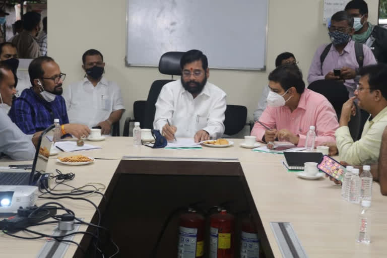 Guardian Minister Eknath Shinde took Review of rainy conditions