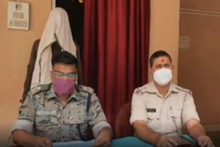 Opium smuggler arrested in Chatra