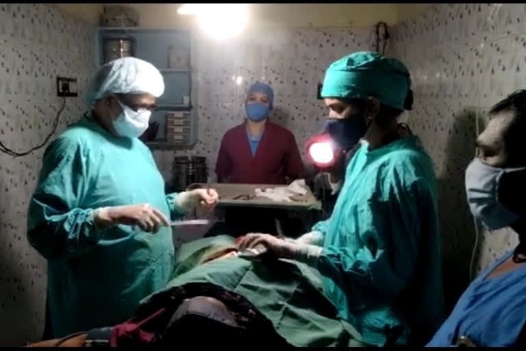 5 kg lump removed from a woman's abdomen at Daryapur, Ambravali