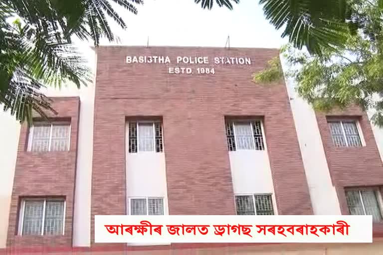 মহানগৰীৰ লালমাটিত ট্ৰাকসহ আটক ড্ৰাগছ সৰহবৰাহকাৰী