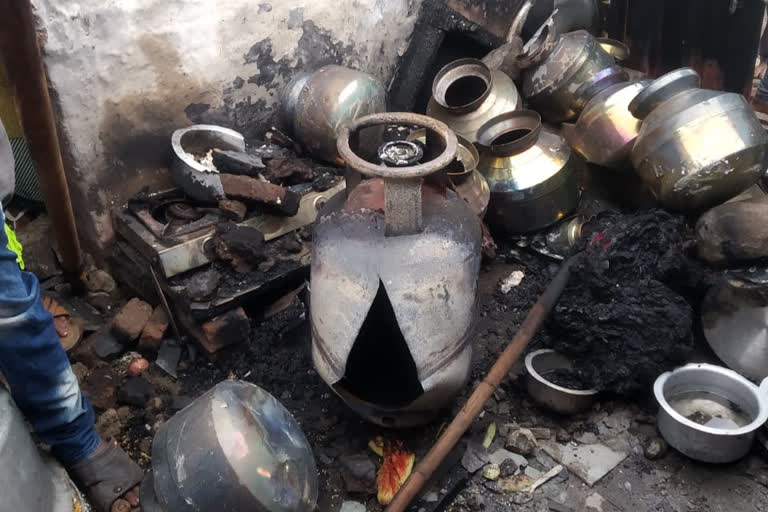 Sudden explosion of a gas cylinder in loha city