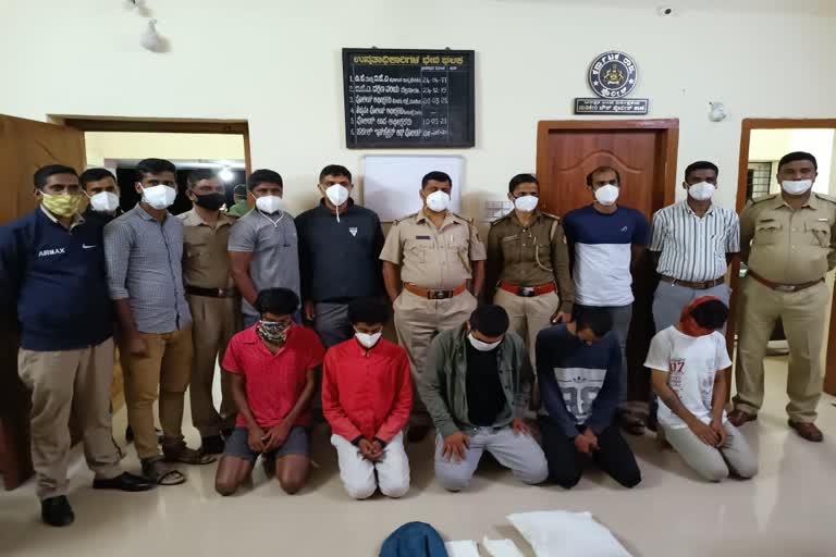 madikeri-five-arrested-for-selling-marijuana