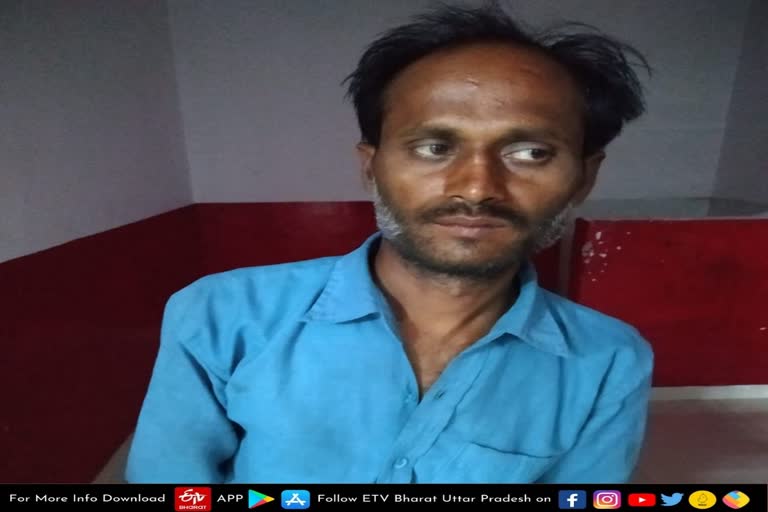 miscreant committed suicide  miscreant suicide by shooting himself  miscreant shooting himself in bareilly  miscreant shooting himself  bareilly crime news  bareilly latest news in hindi  miscreant suicide bareilly  बदमाश ने खुद को मारी गोली  गोली मारकर आत्महत्या  बरेली की ताजा खबर  थाना फरीदपुर क्षेत्र  लाइन पर मठिया