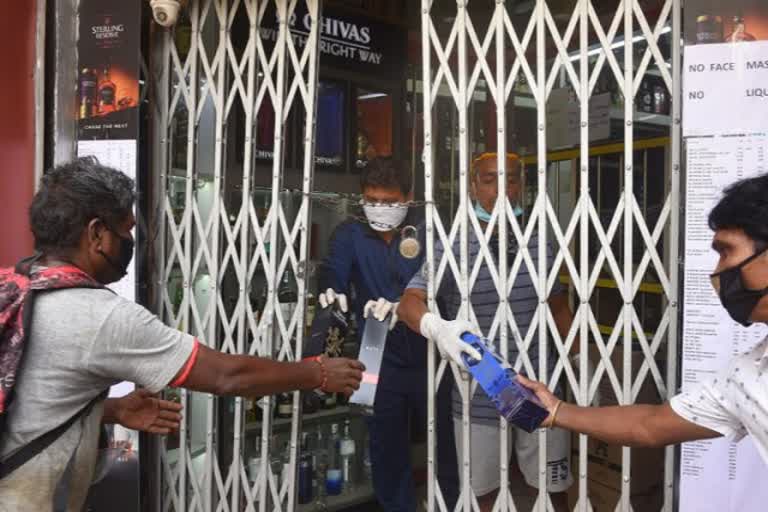 Delhi: Rules permitting home delivery of liquor come into force from friday