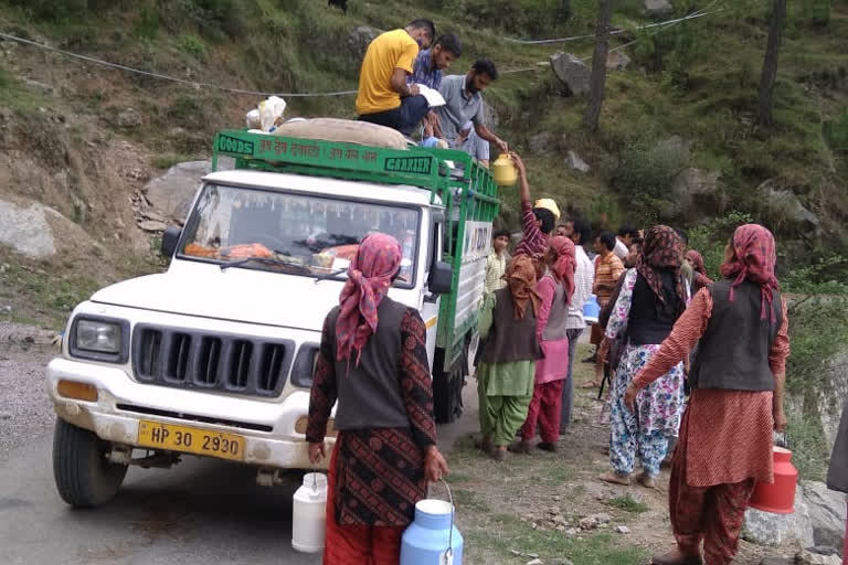 Lack of containers due to increase in milk production of Milk Chilling Center Karsog