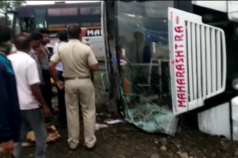 luxery bus accident 1 death 8 injured in washim