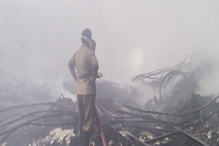 YARN MILL FIRE: ਬੁੱਢੇਵਾਲ ਰੋਡ ’ਤੇ ਧਾਗਾ ਮਿੱਲ ਨੂੰ ਲੱਗੀ ਭਿਆਨਕ ਅੱਗ