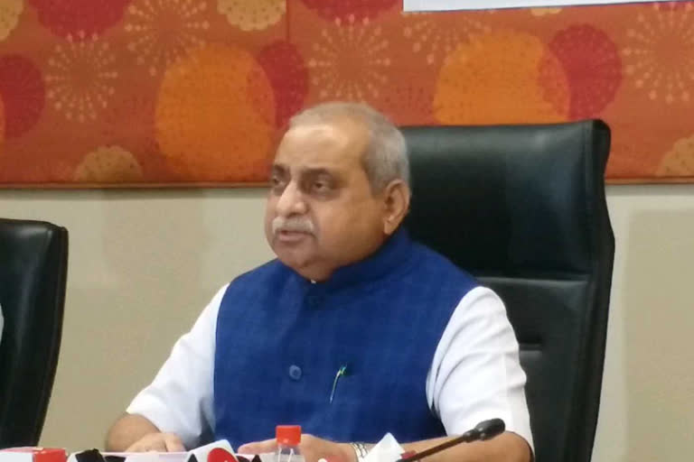 http://10.10.50.85//gujarat/12-June-2021/gj-gnr-11-gst-rate-down-nitin-patel-video-story-7204846_12062021162547_1206f_1623495347_690.jpg