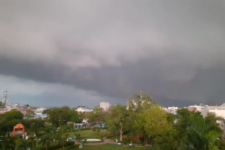 Heavy rain in madhya pradesh