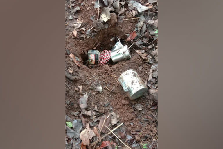 Odishas Malkangiri bomb found  tiffin explosives odisha  tiffin explosives odisha news  ചോറ്റുംപാത്രത്തിൽ ഒളിപ്പിച്ച സ്ഫോടക വസ്‌തുക്കൾ പിടികൂടി  ചോറ്റുംപാത്രത്തിൽ ഒളിപ്പിച്ച സ്ഫോടക വസ്‌തുക്കൾ  ഒഡീഷ മാവോയിസ്റ്റ്