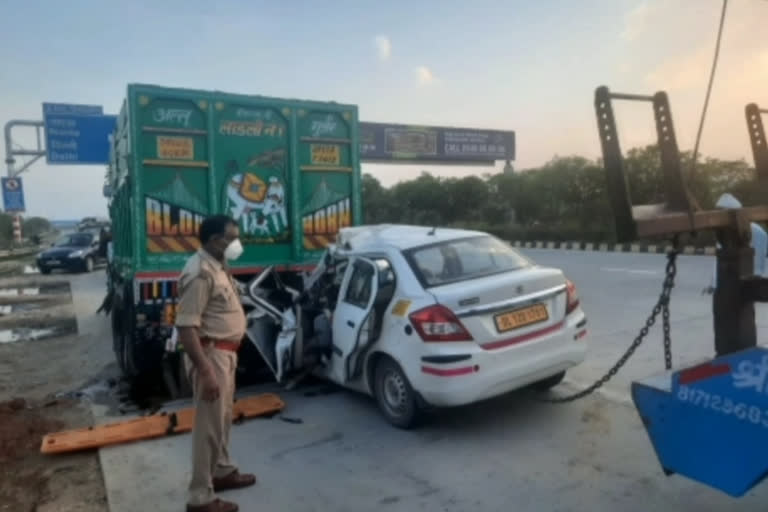 accident at yamuna expressway