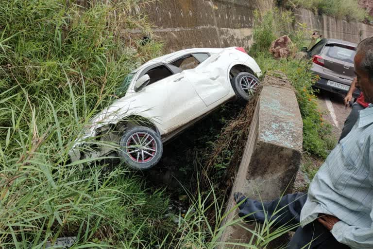 car-accident-on-national-highway-21