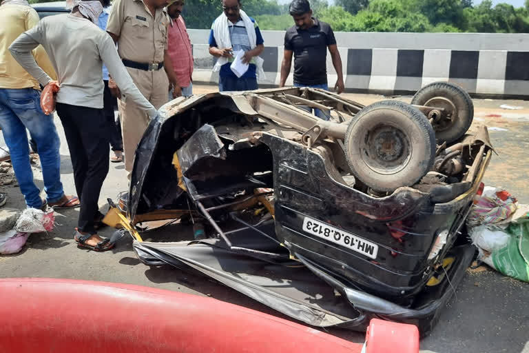 Four death in two separate accidents in Jalgaon