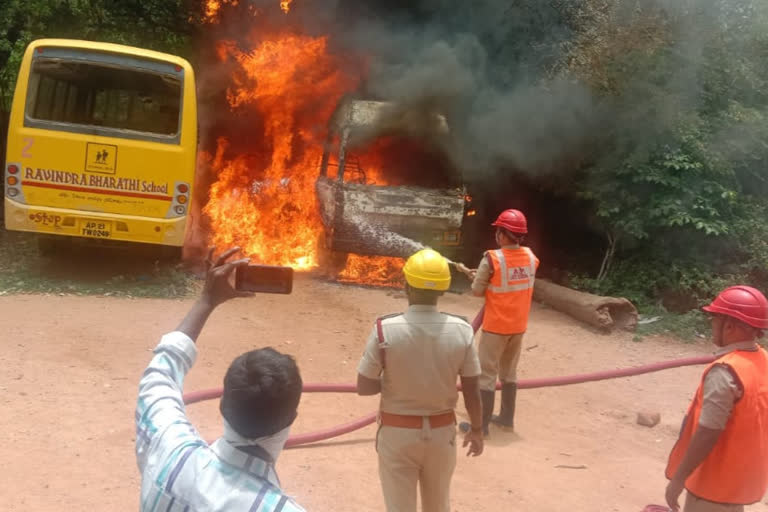 fire accident in school bus at emmiganuru