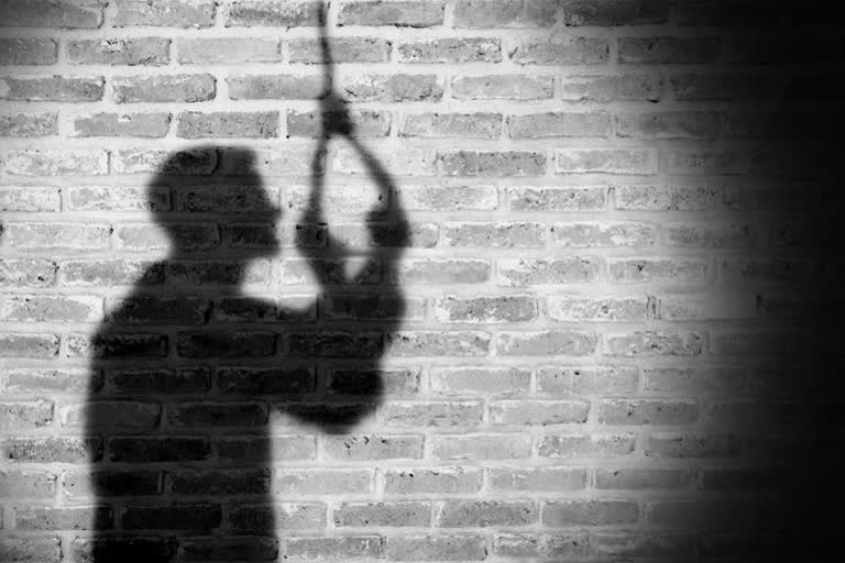 a young man suicide in khairatabad