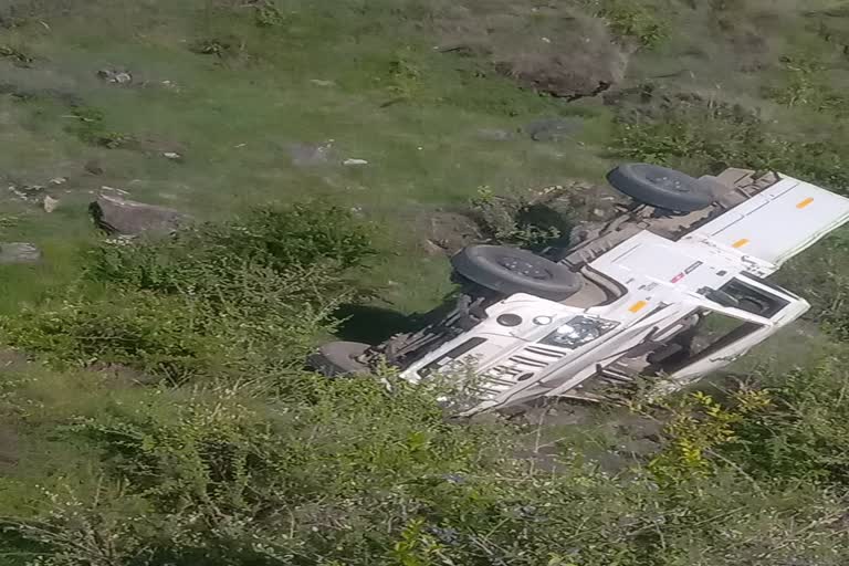 4-injured-in-accident-on-ghat-ramani-motorway