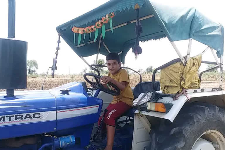 10 year old ansh yadav has mastery in driving tractor in jabalpur