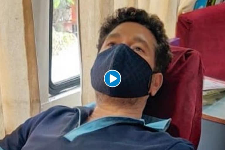 sachin tendulkar spotted-donating blood-outside-his-house