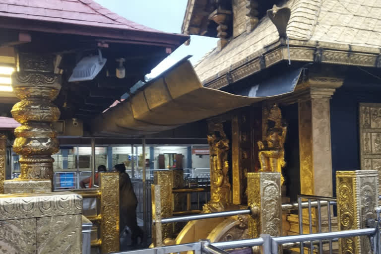 sabarimala  pathanamthitta  sabarimala temple opens  ശബരിമല ക്ഷേത്ര നട തുറന്നു  ശബരിമല  പത്തനംതിട്ട