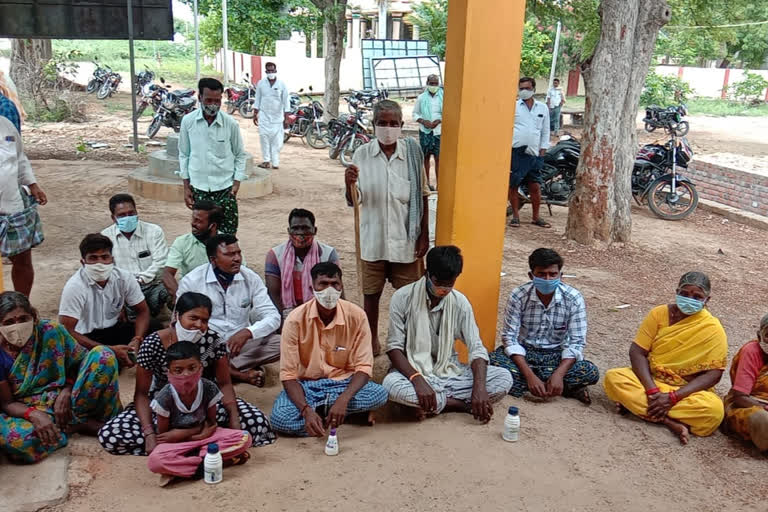 Grama panchayat staff protest