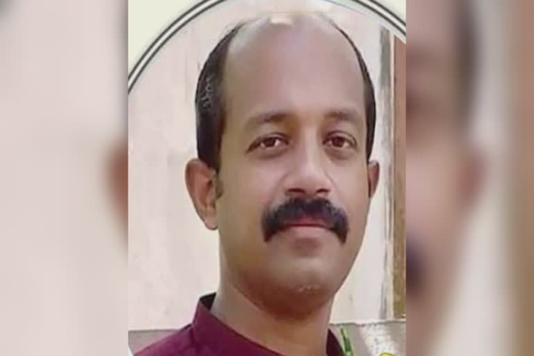 died after falling from roof  biju tomas death  death pathanamthitta  വീടിനു മുകളിൽ നിന്ന് വീണു യുവാവ് മരിച്ചു  ബിജു തോമസ്  തുമ്പമൺ മണ്ണാക്കടവ്