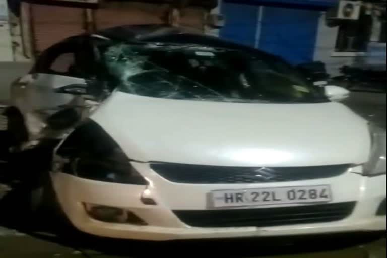 speeding-car-collided-with-pole-and-disrupted-power-supply-in-fatehabad