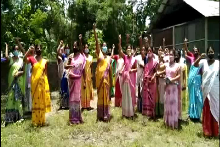 womens-hold-protest-against-microfinance-in-baihata