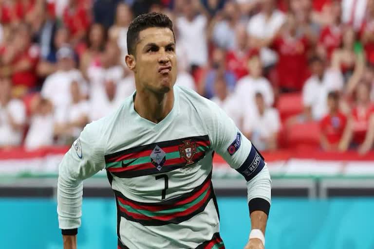 Cristiano Ronaldo  USD 4 billion  market value  കൊക്ക കോള  ക്രിസ്റ്റ്യാനോ റൊണാൾഡോ