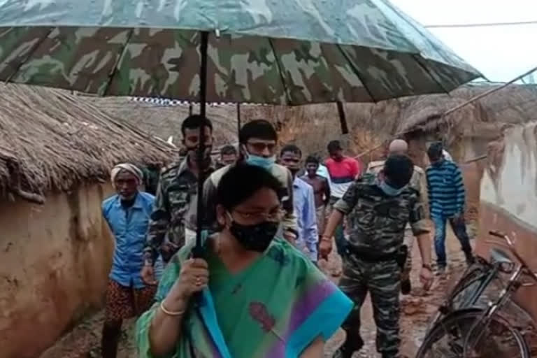 MLA Savita Mahto visited four elephant affected villages