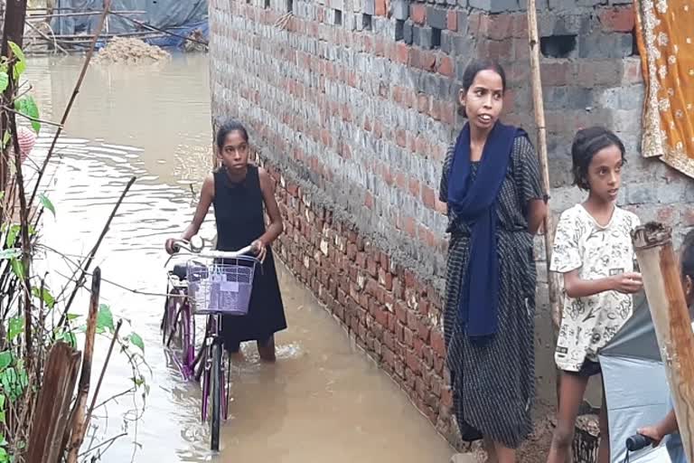 many villages in ghatshila are in trouble due to non ending rain