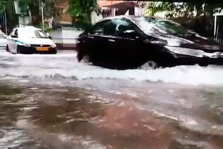 Continuous rains inundate most parts of Kolkata