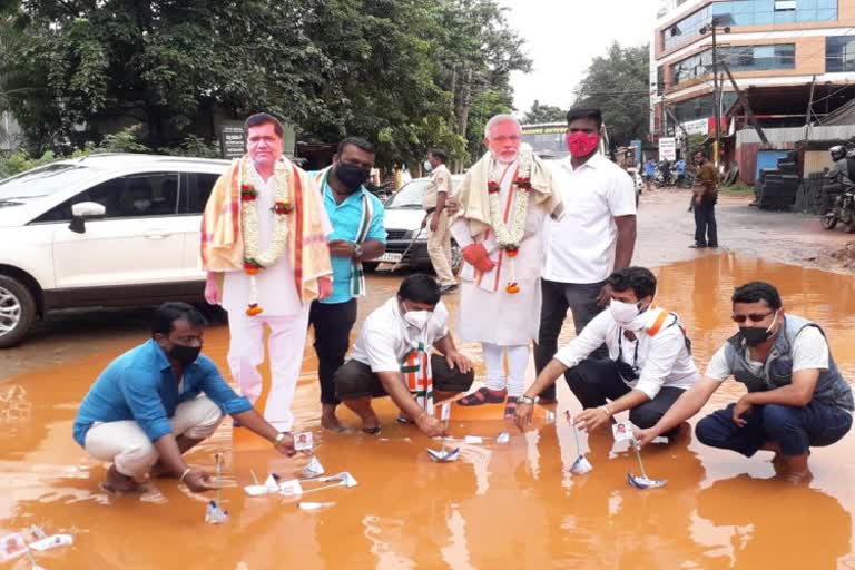 congress protest against government in hubblli