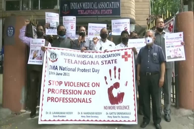 IMA holds nationwide protest seeking central law to protect doctors against violence