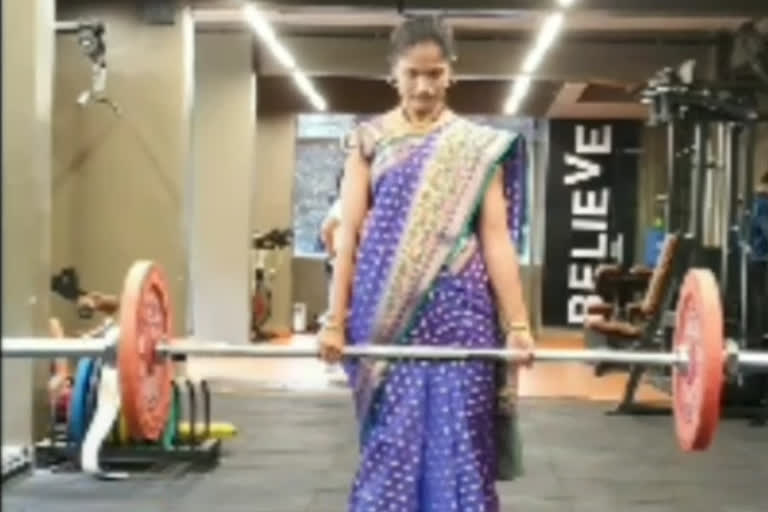 Pune woman works out video at gym wearing saree goes viral