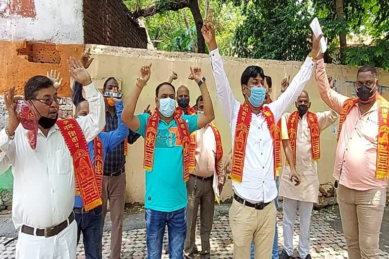 amarnath yatra bhandara operators demonstrated at jantar-mantar delhi