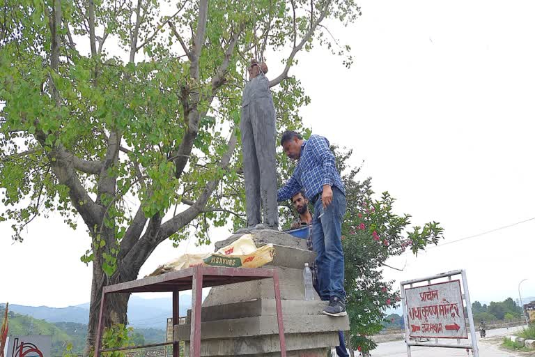 kargil-martyr-naresh-kumar-statue-work-started-in-sundernagar-after-22-years