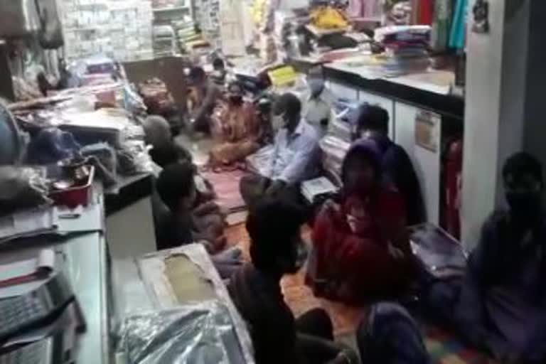 khurda-administration-sealed-the-shop-due-to-crowd